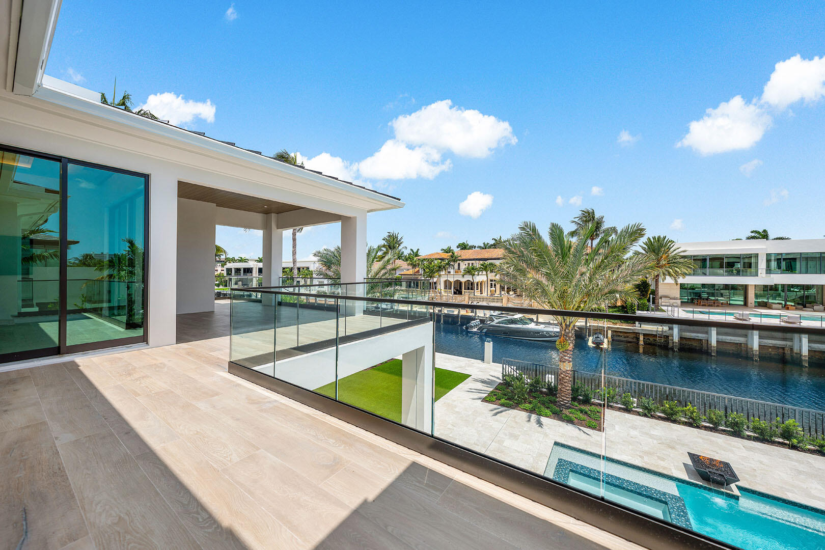 ROYAL PALM YACHT & COUNTRY CLUB - Residential