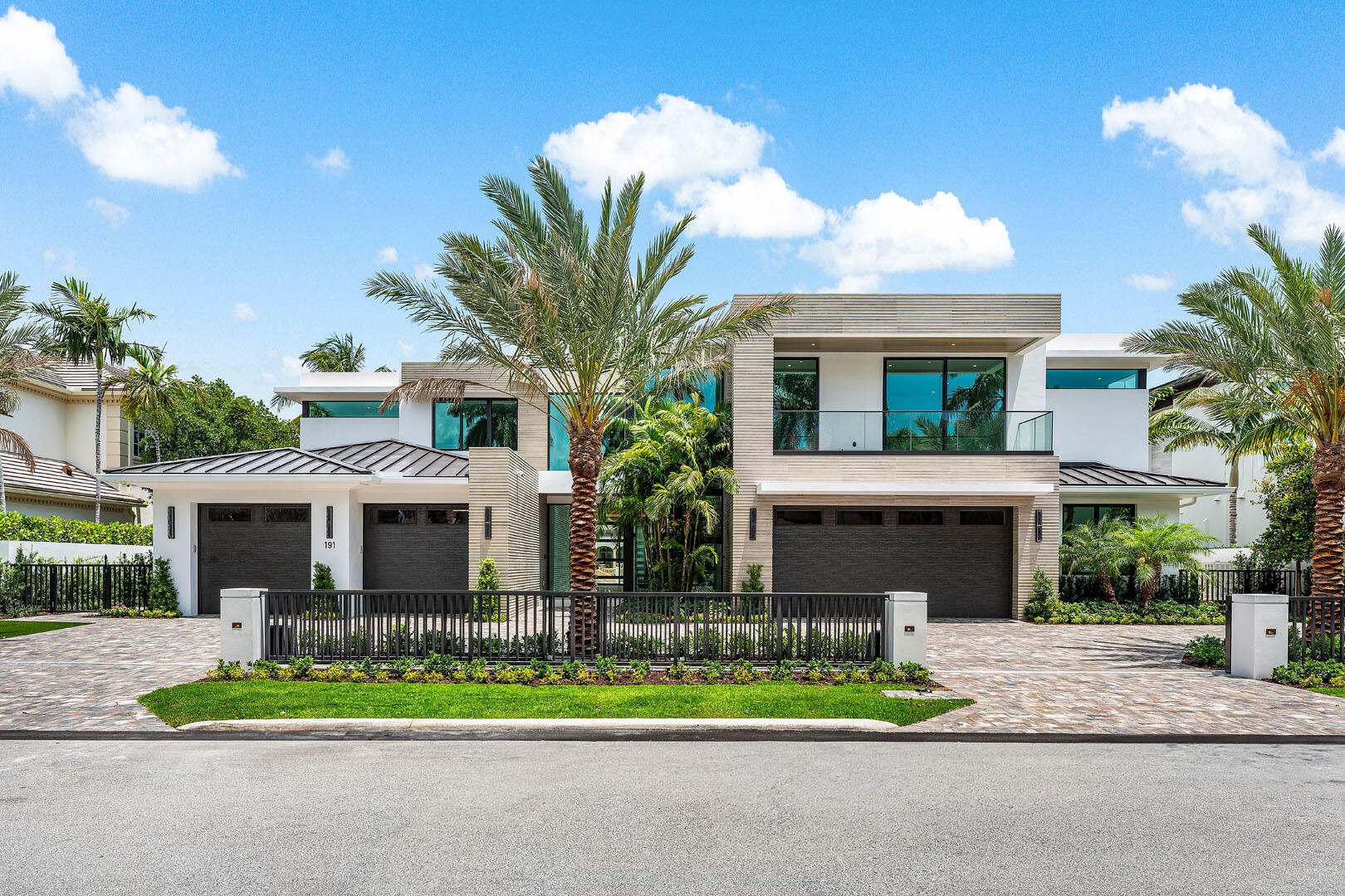 ROYAL PALM YACHT & COUNTRY CLUB - Residential