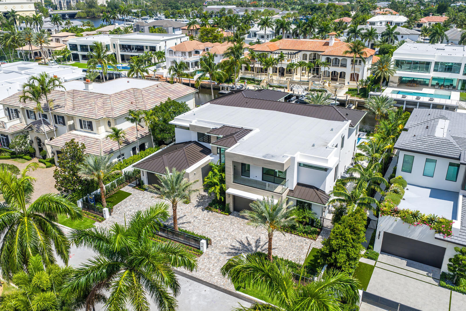 ROYAL PALM YACHT & COUNTRY CLUB - Residential