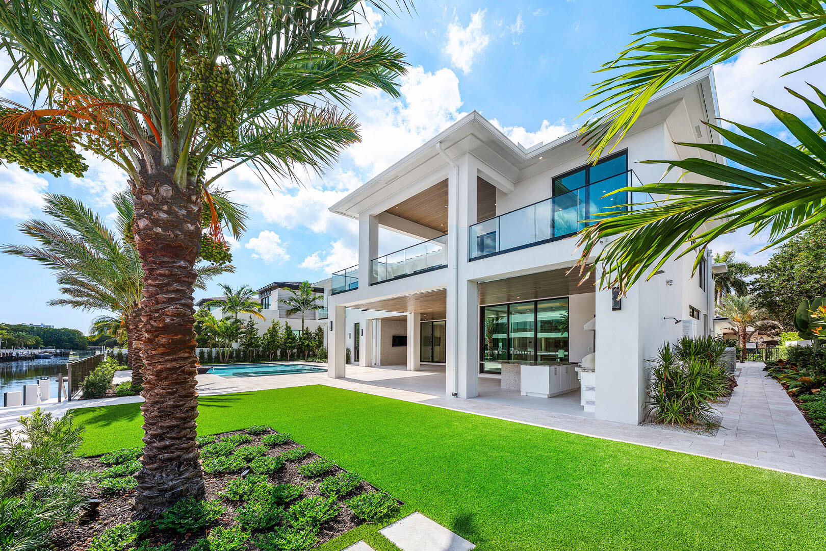 ROYAL PALM YACHT & COUNTRY CLUB - Residential