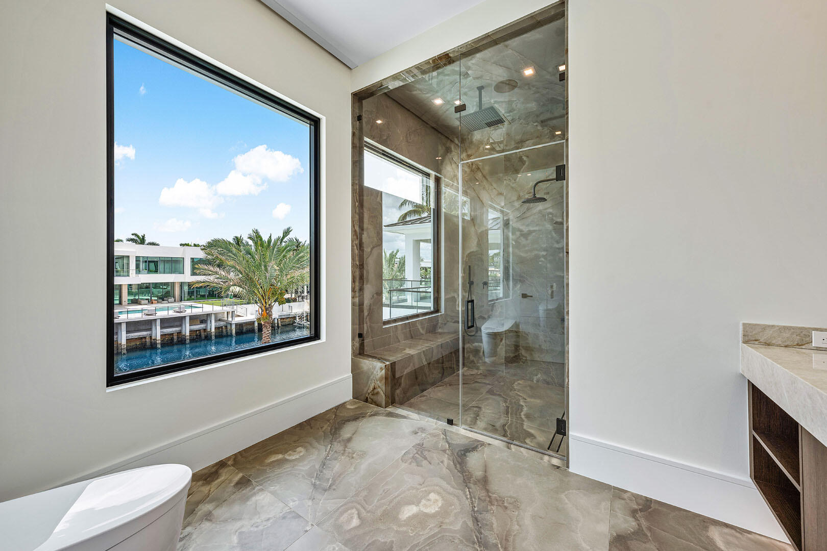 ROYAL PALM YACHT & COUNTRY CLUB - Residential