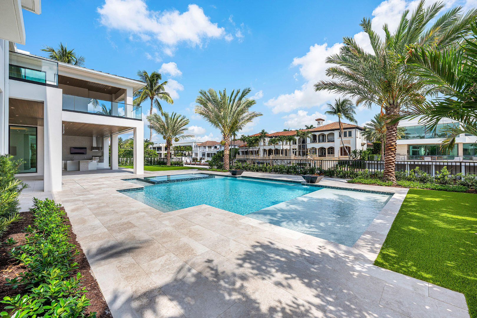 ROYAL PALM YACHT & COUNTRY CLUB - Residential