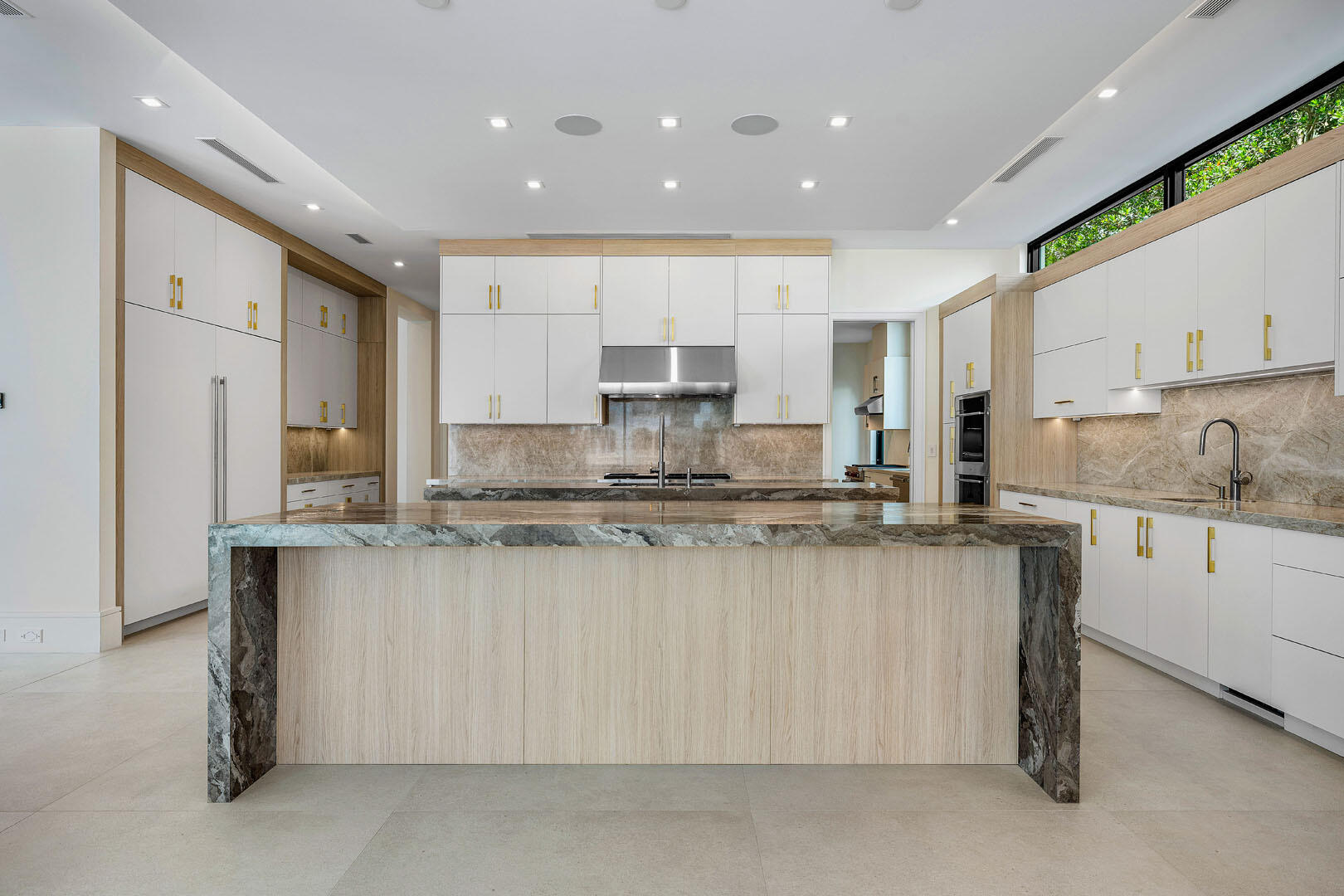 ROYAL PALM YACHT & COUNTRY CLUB - Residential