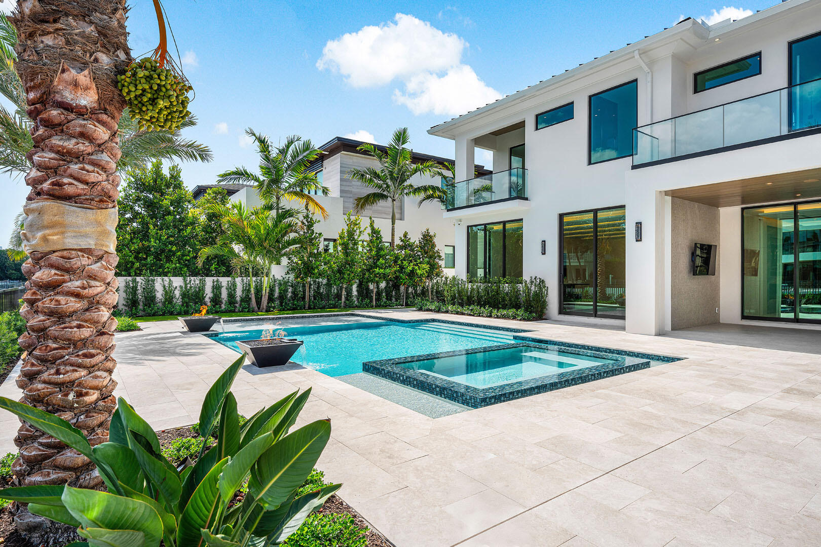 ROYAL PALM YACHT & COUNTRY CLUB - Residential