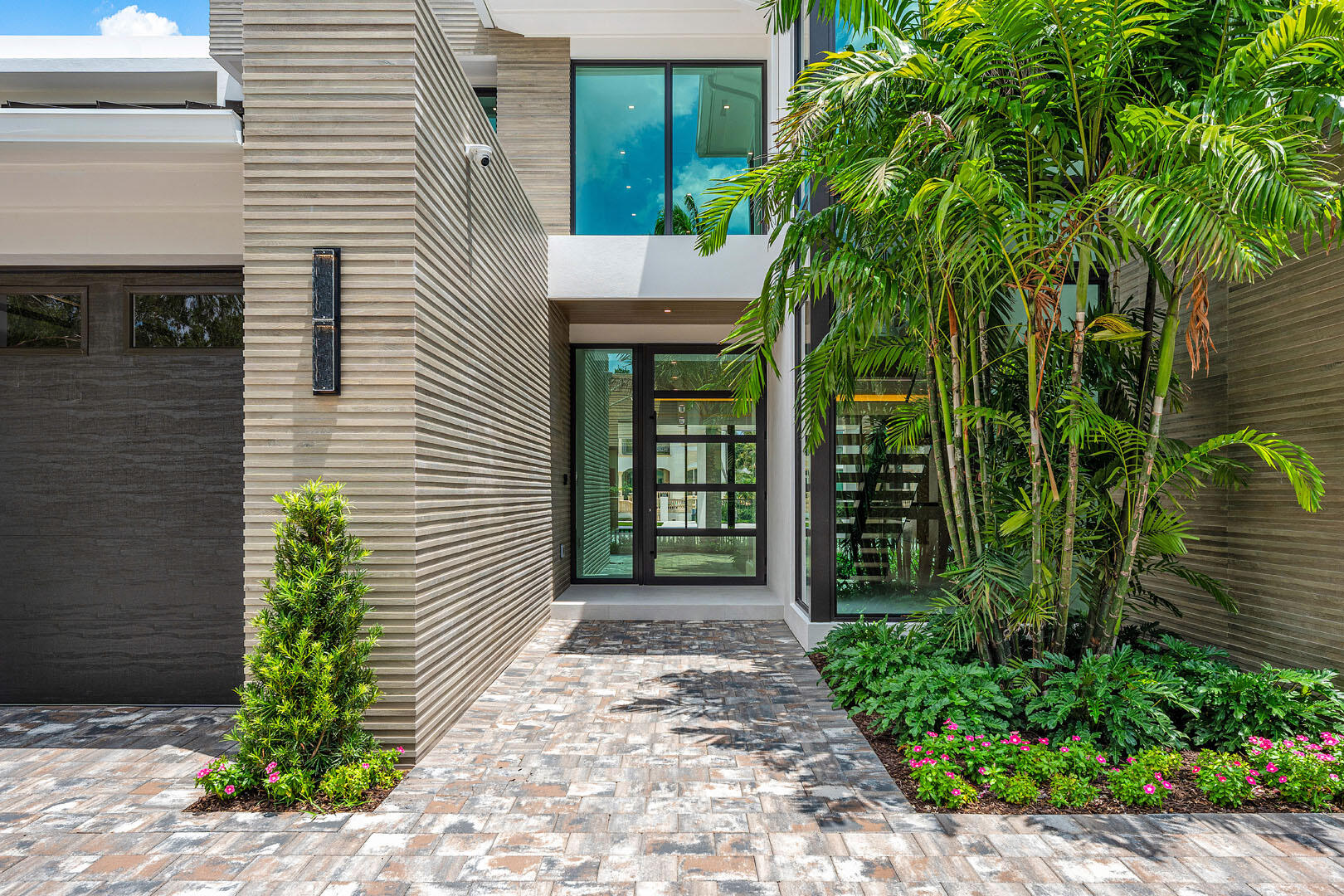 ROYAL PALM YACHT & COUNTRY CLUB - Residential