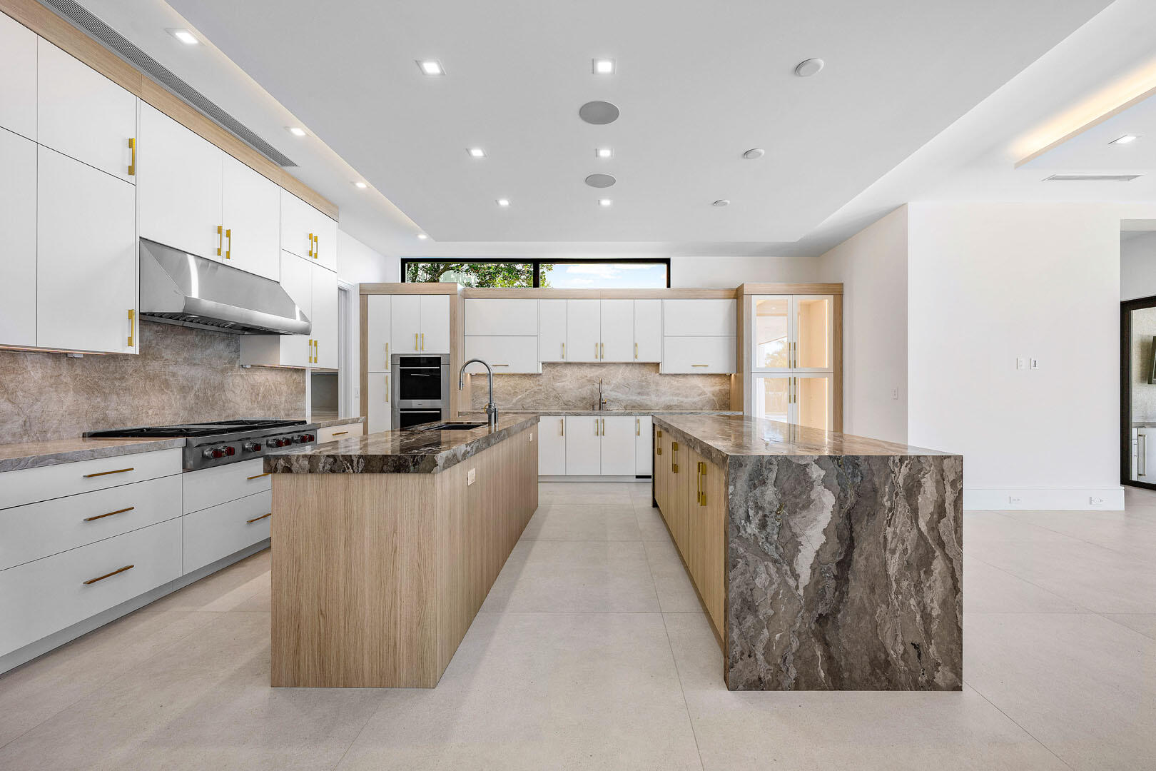 ROYAL PALM YACHT & COUNTRY CLUB - Residential