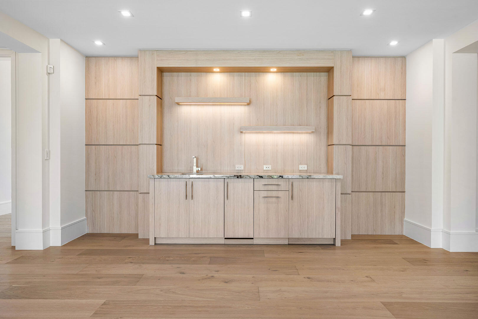 ROYAL PALM YACHT & COUNTRY CLUB - Residential