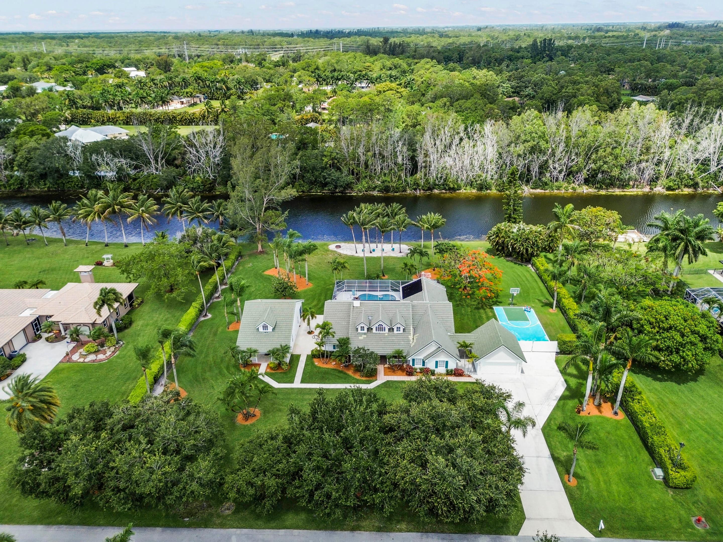 Lago Del Sol - Residential