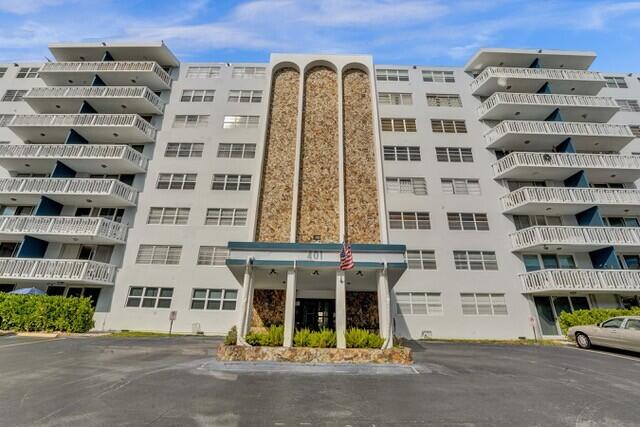 MEADOWBROOK CONDO APTS BLDG 9 - Residential