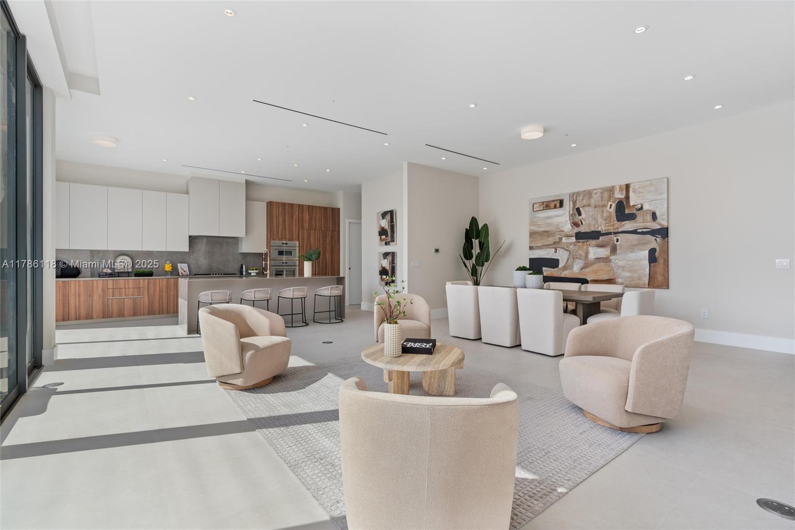 CORAL KEY VILLAS - Residential