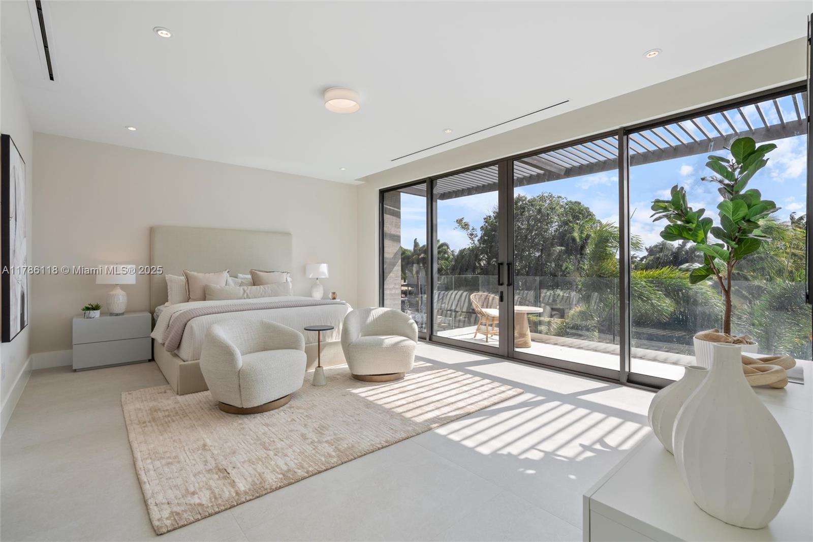 CORAL KEY VILLAS - Residential