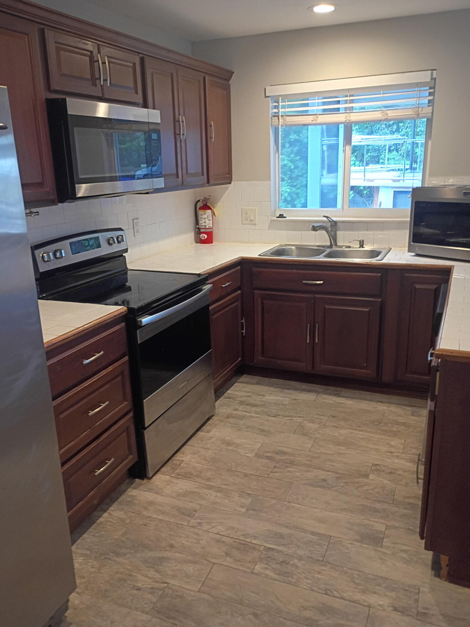MARSHALLS EVERGLADE - Residential Lease
