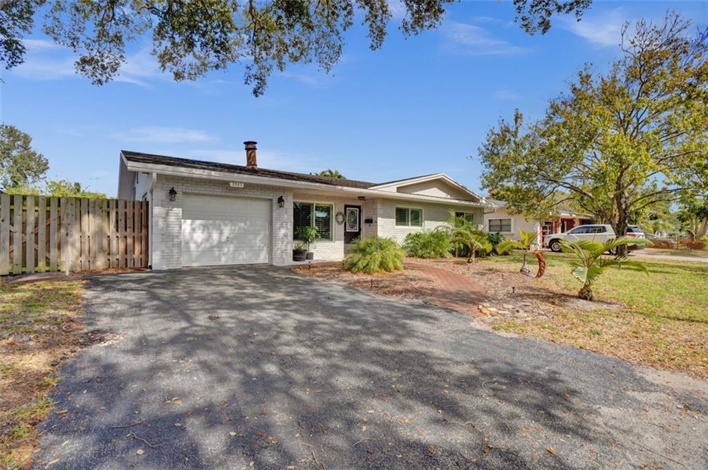Palm-Aire Village West - Residential