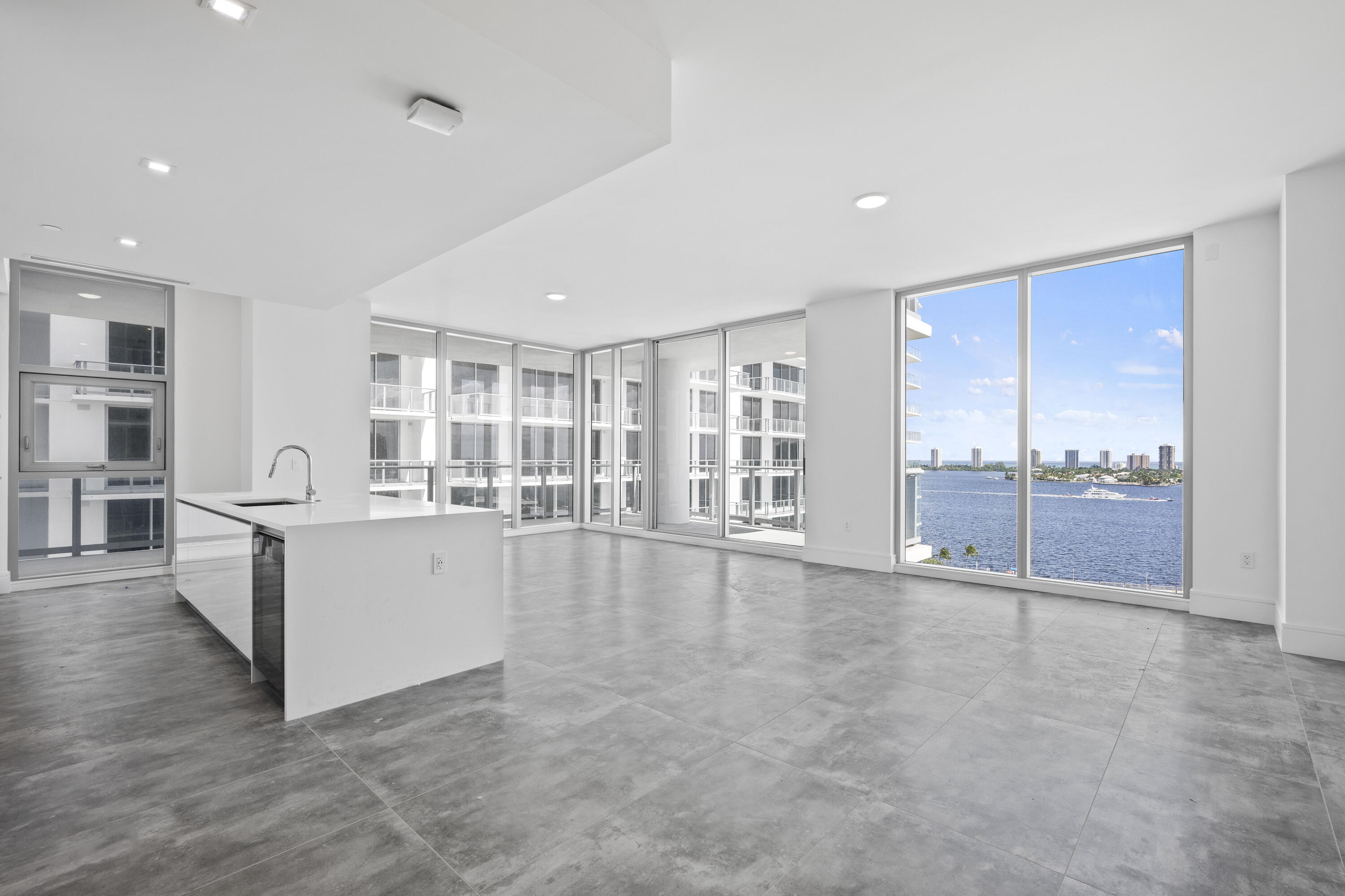 Nautilus 220 Condominium - Residential