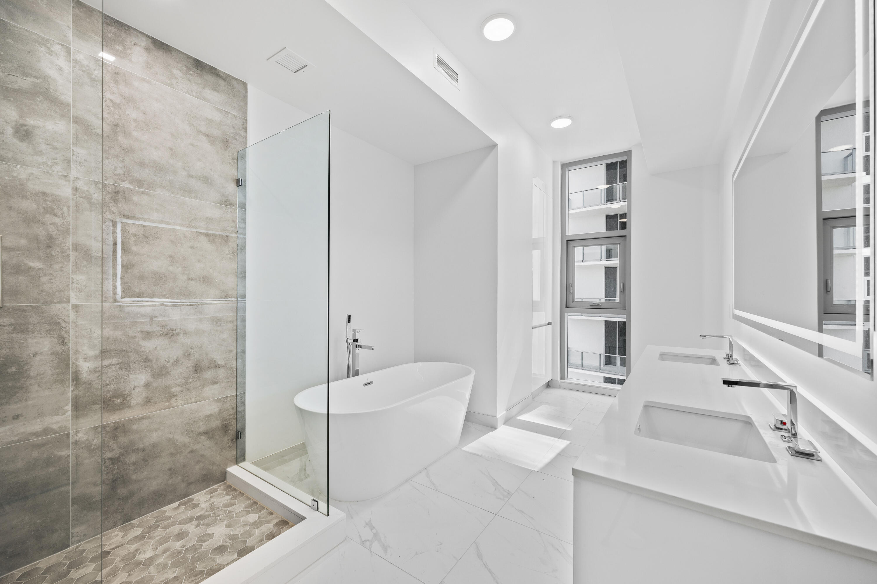 Nautilus 220 Condominium - Residential