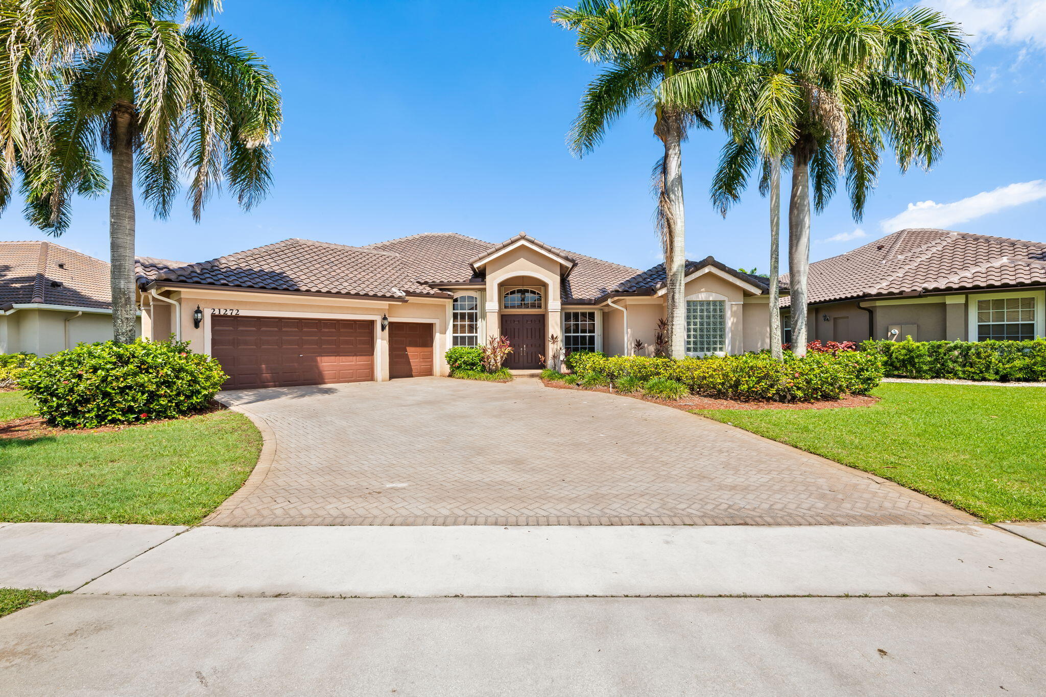 BOCA FALLS THE ESTATES - Residential