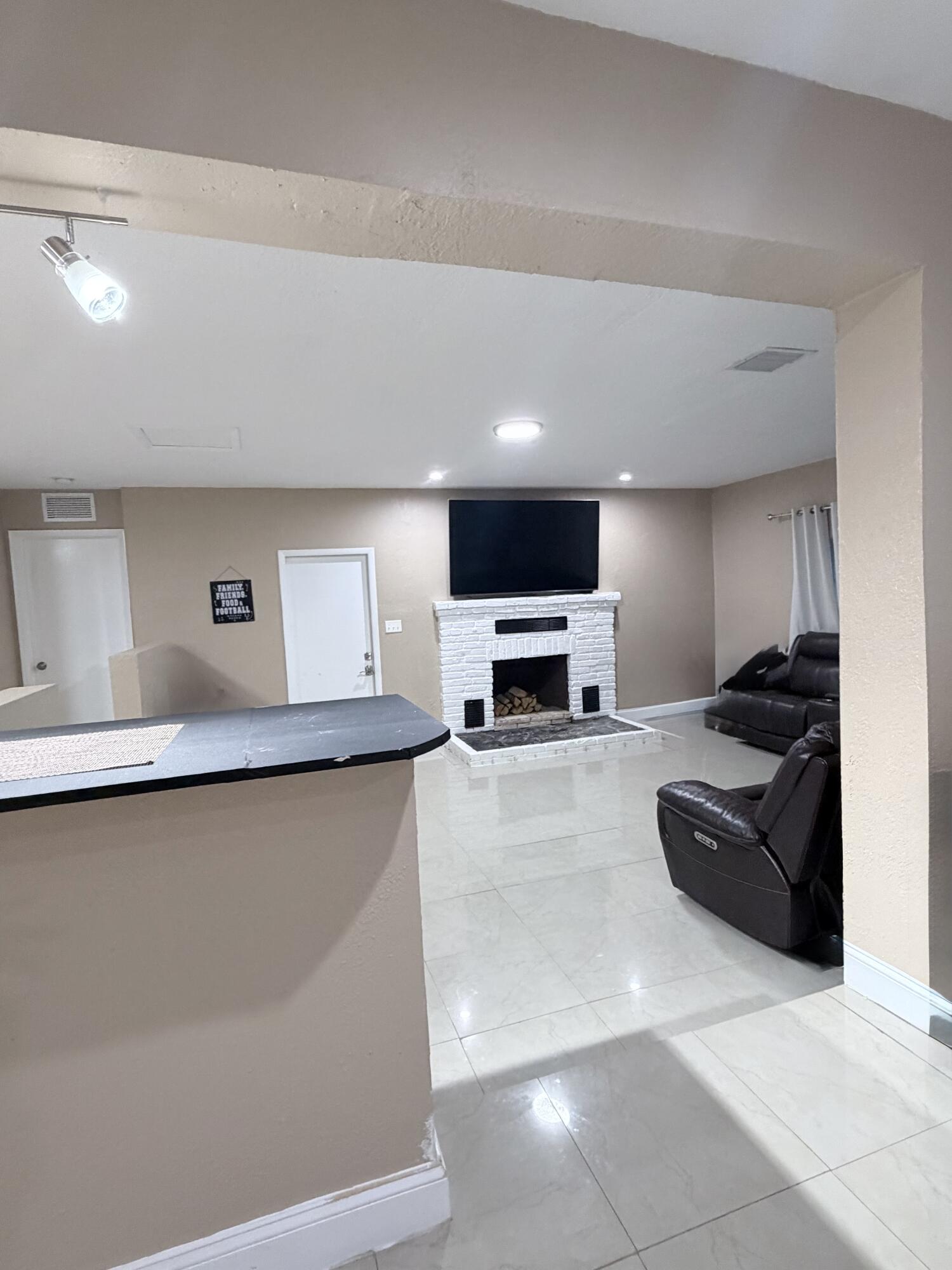 EVERGLADES SUGAR & LAND CO - Residential