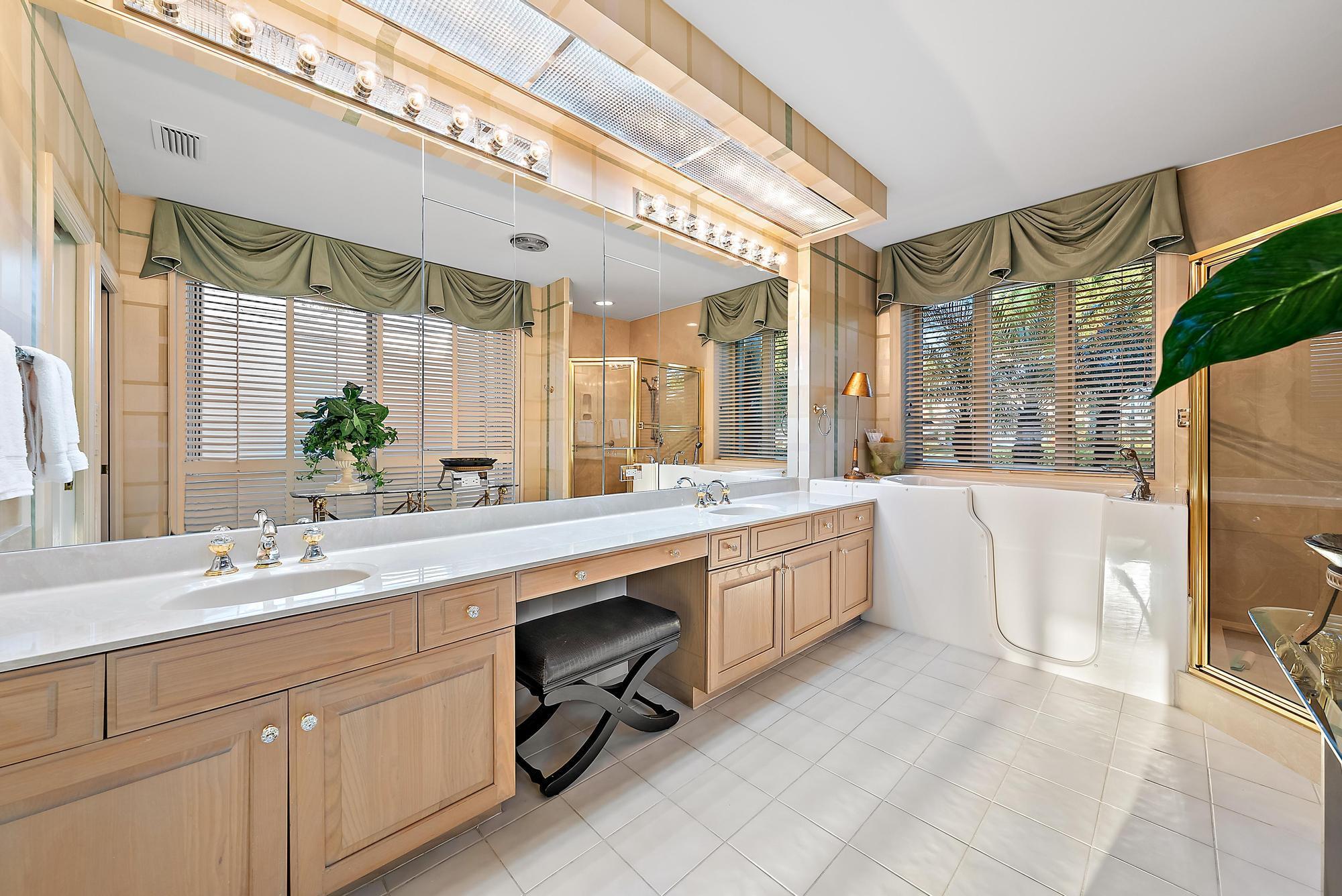 CASSEEKEY ISLAND AT JONATHANS LANDING - Residential
