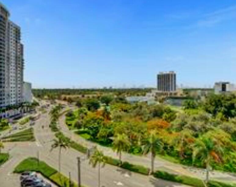 RADIUS CONDO - Residential Lease