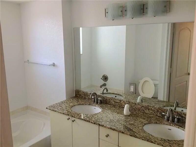 RADIUS CONDO - Residential Lease
