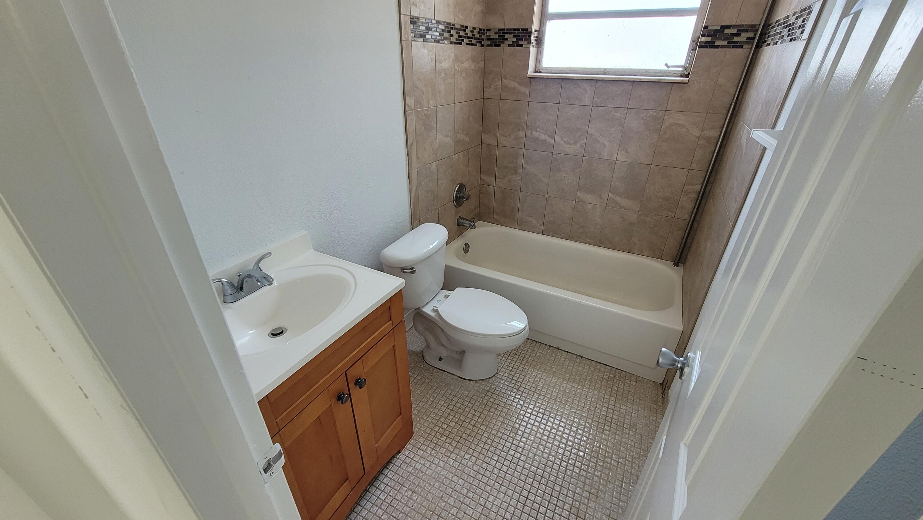 EASTVIEW MANOR - Residential