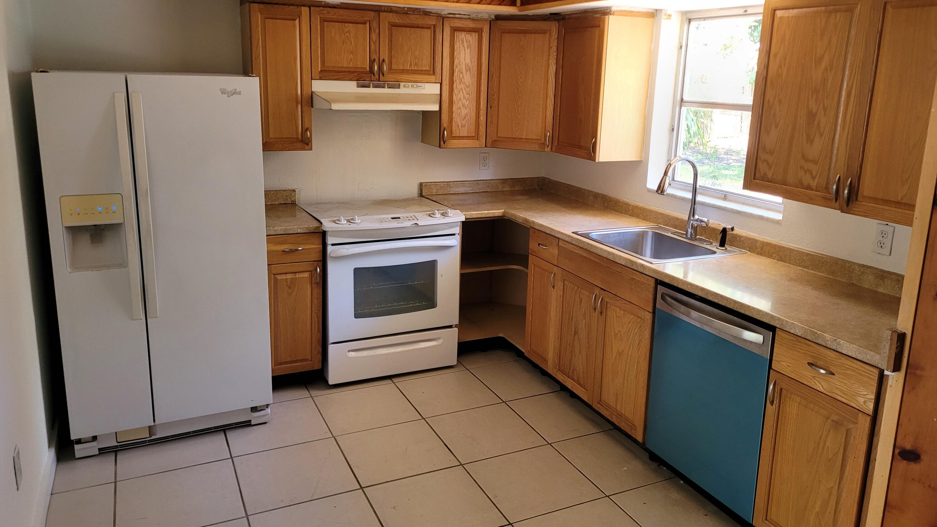 EASTVIEW MANOR - Residential
