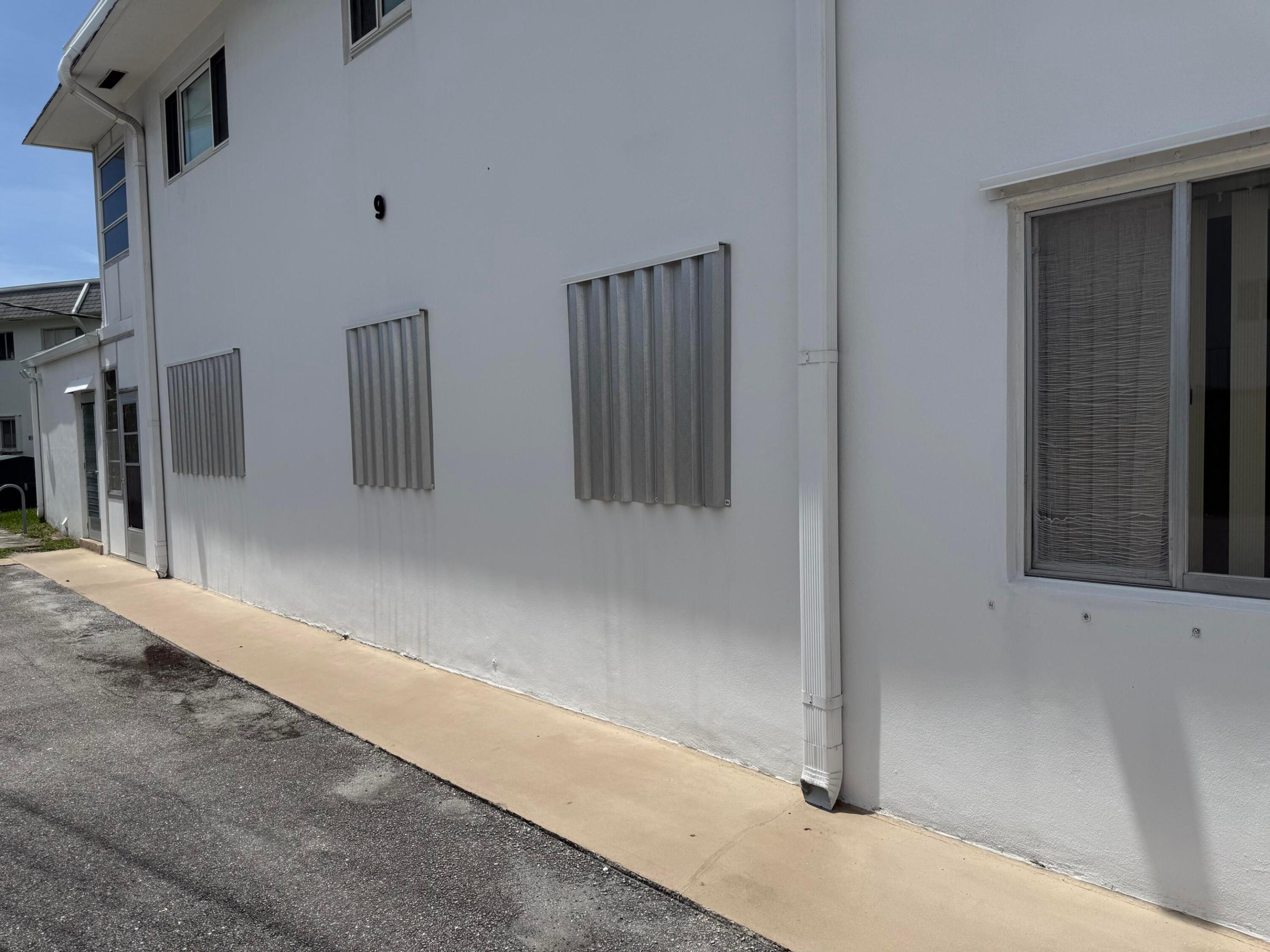 MURRY HILLS APT BLDG CONDO - Residential