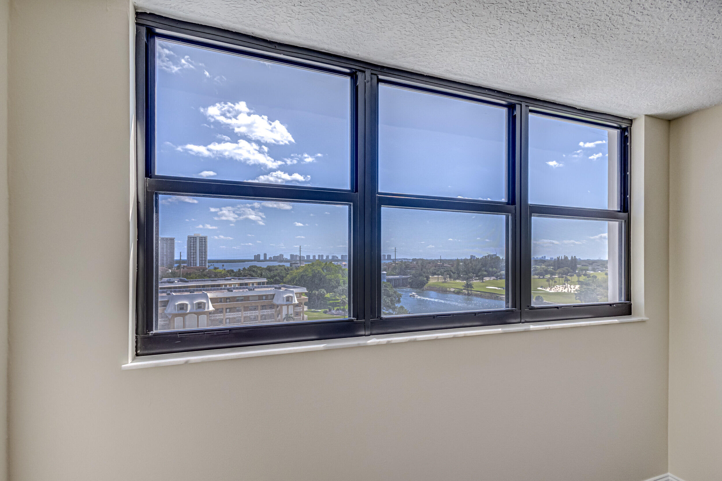 GEMINI CONDO - Residential Lease