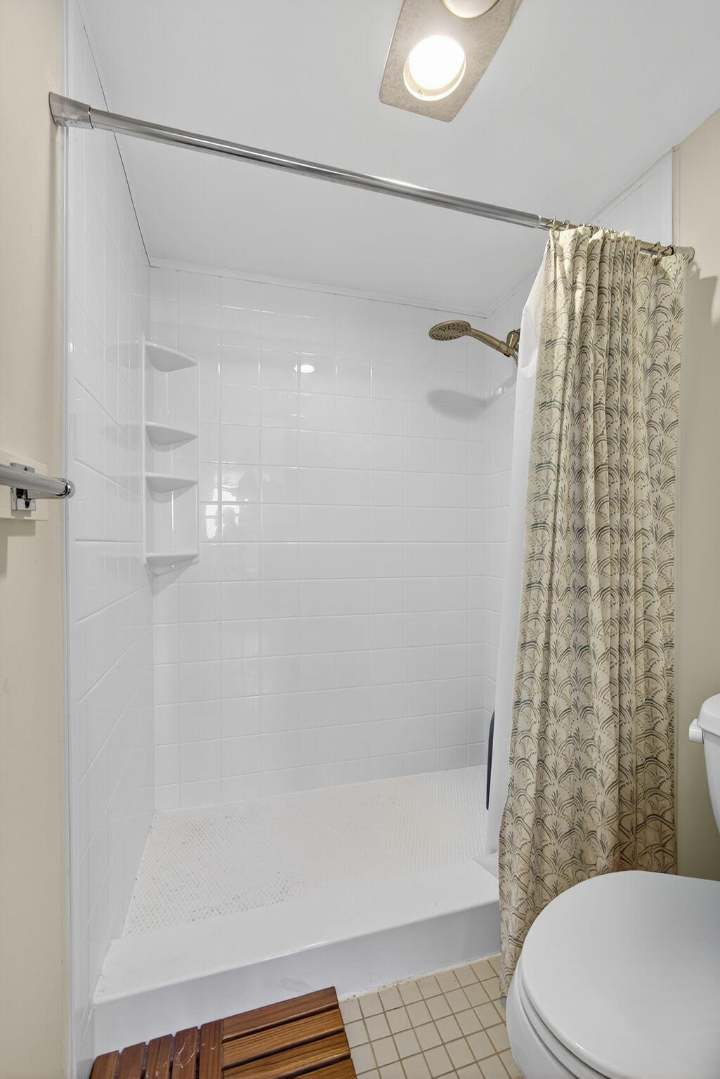 GEMINI CONDO - Residential Lease