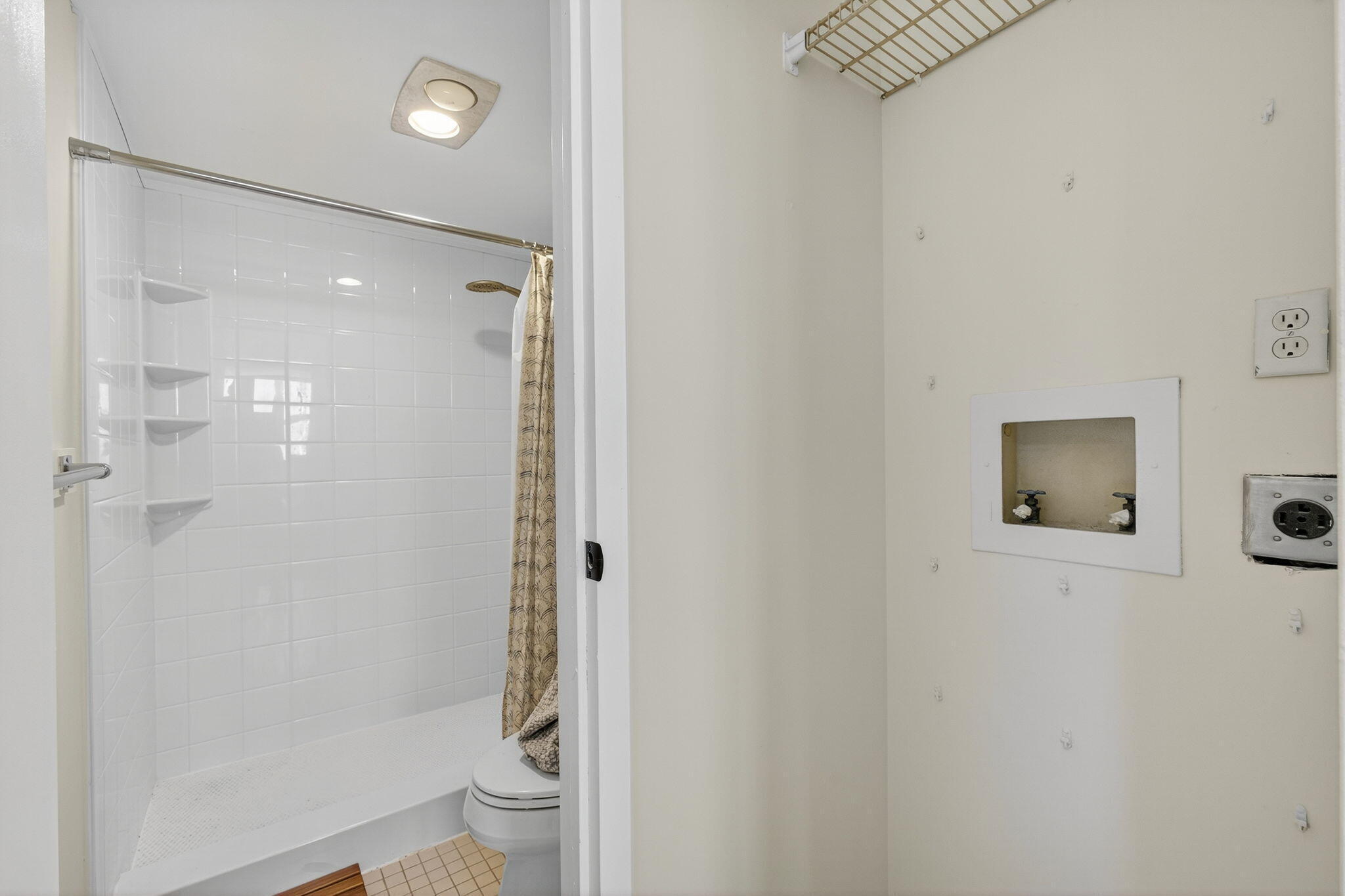 GEMINI CONDO - Residential Lease