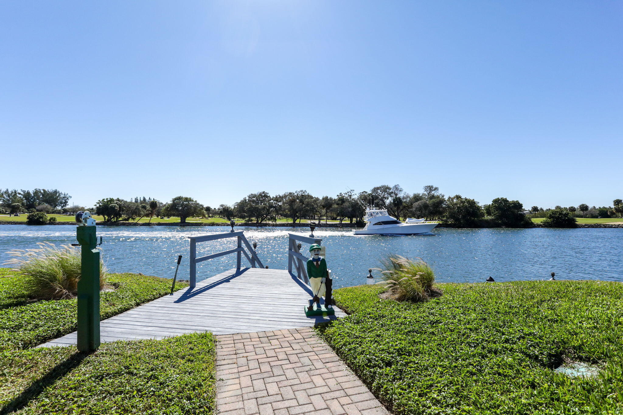 GEMINI CONDO - Residential Lease