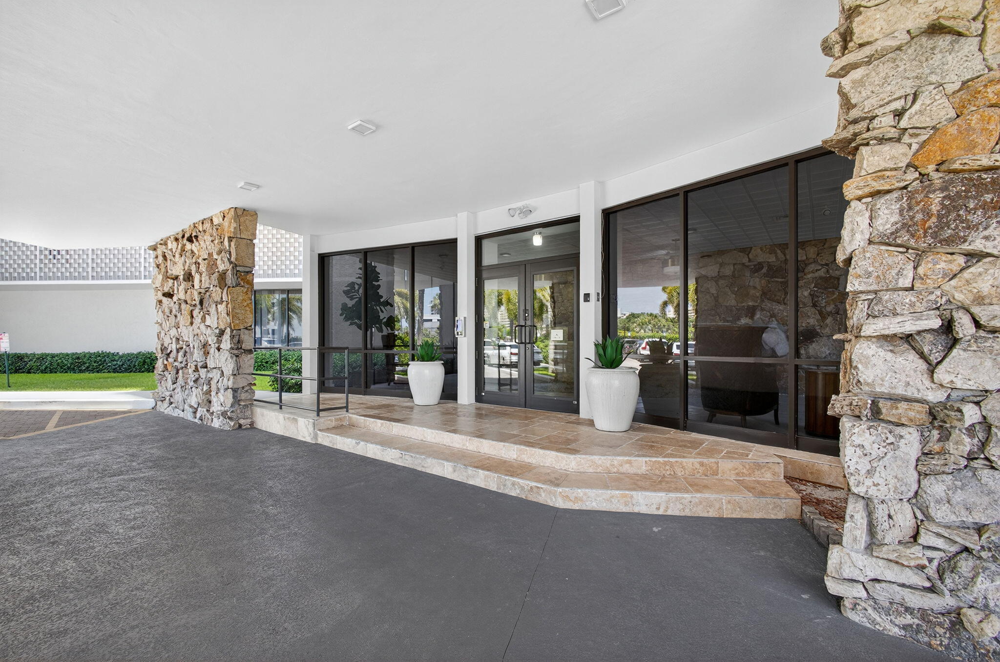 GEMINI CONDO - Residential Lease