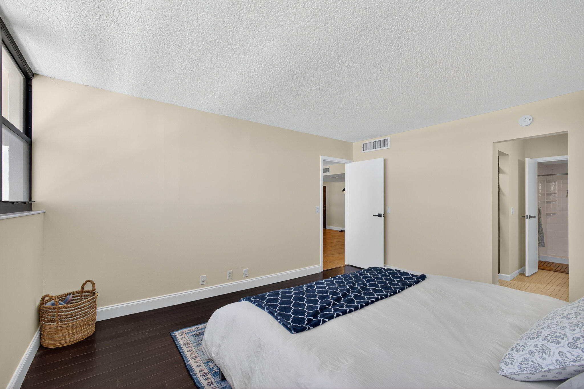 GEMINI CONDO - Residential Lease