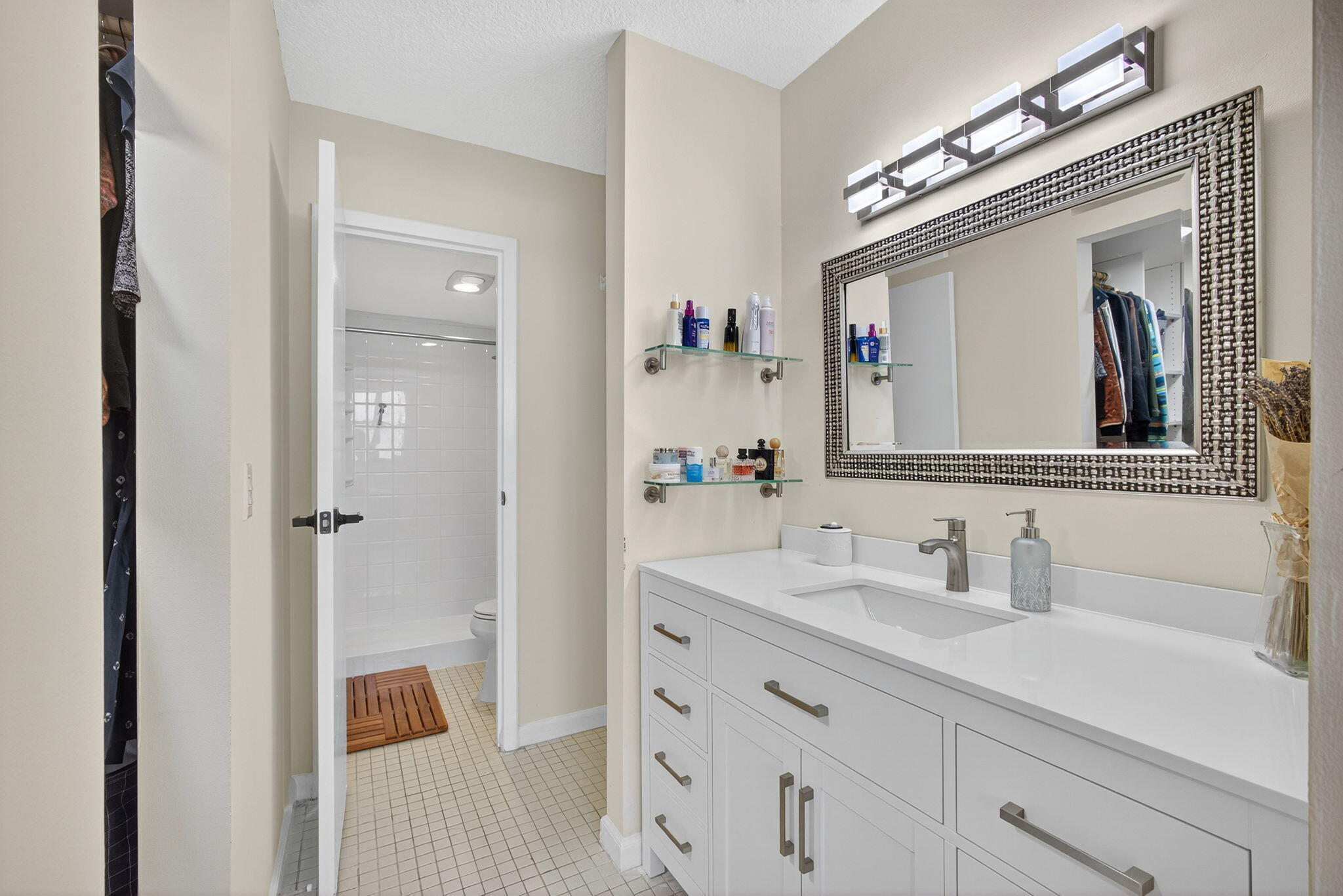 GEMINI CONDO - Residential Lease