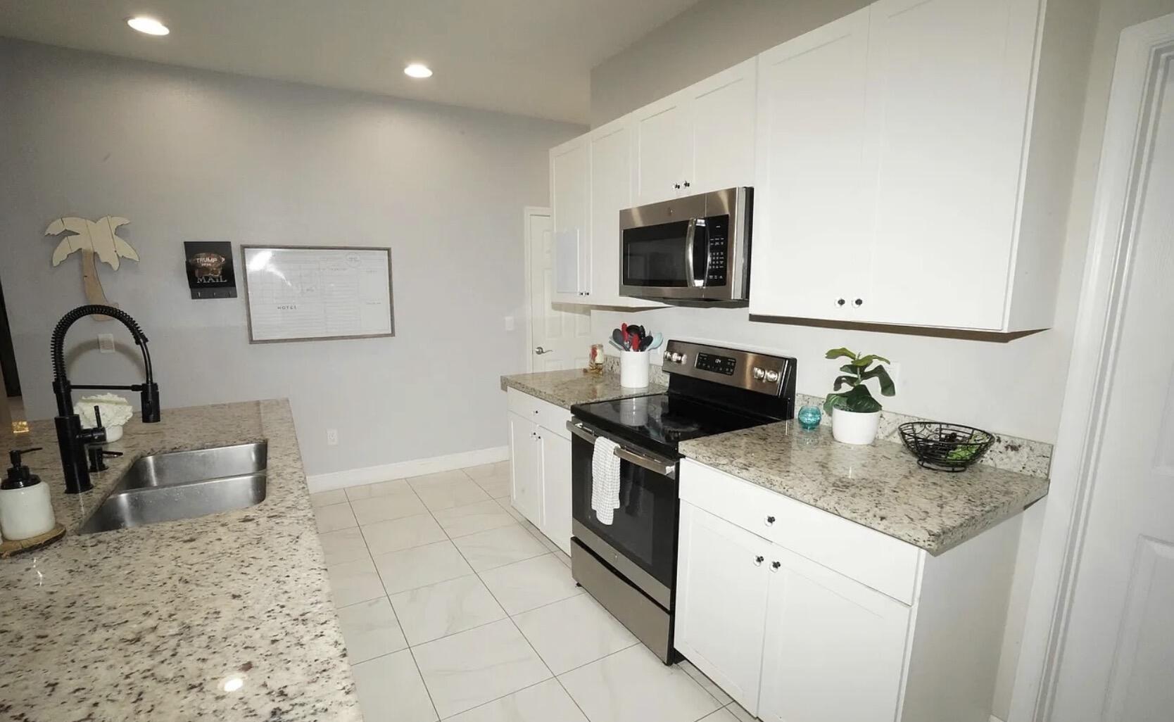VIZCAYA FALLS PLAT 1 - Residential Lease