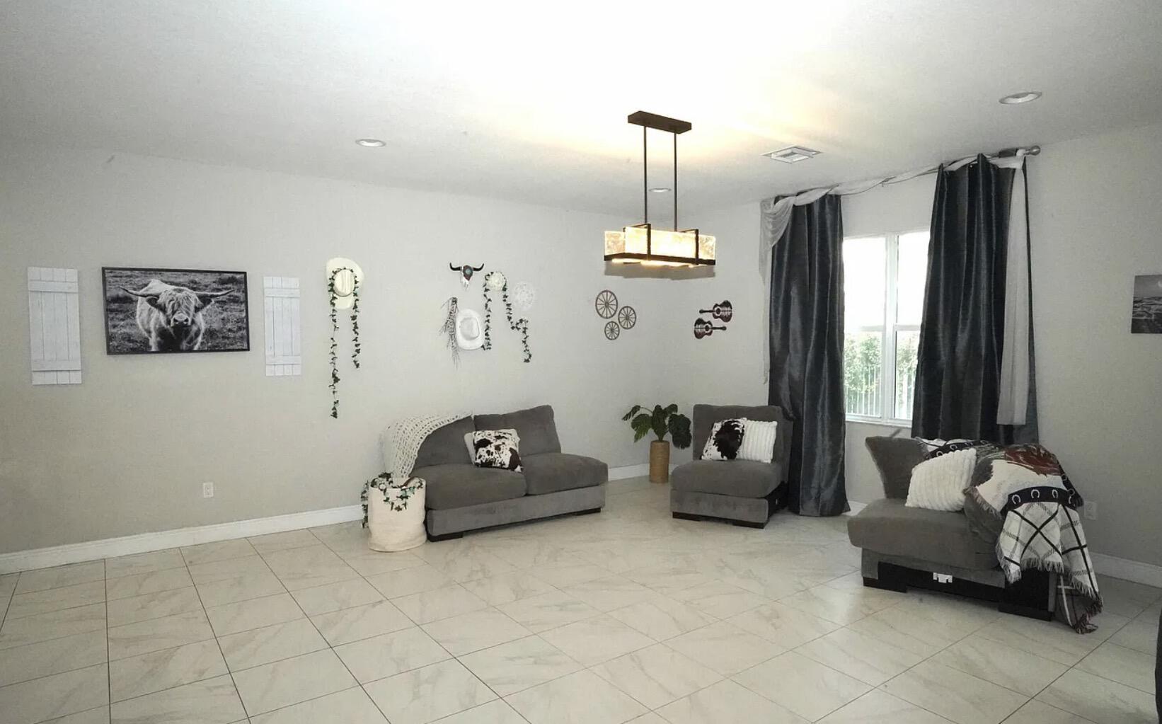 VIZCAYA FALLS PLAT 1 - Residential Lease