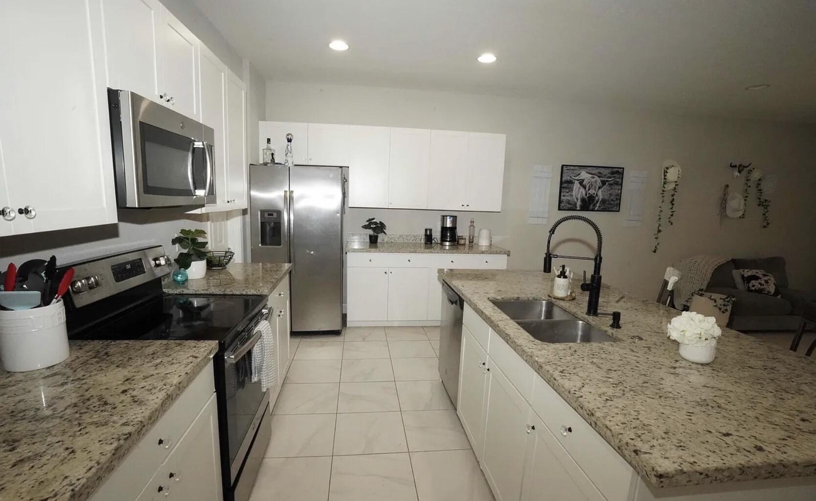 VIZCAYA FALLS PLAT 1 - Residential Lease