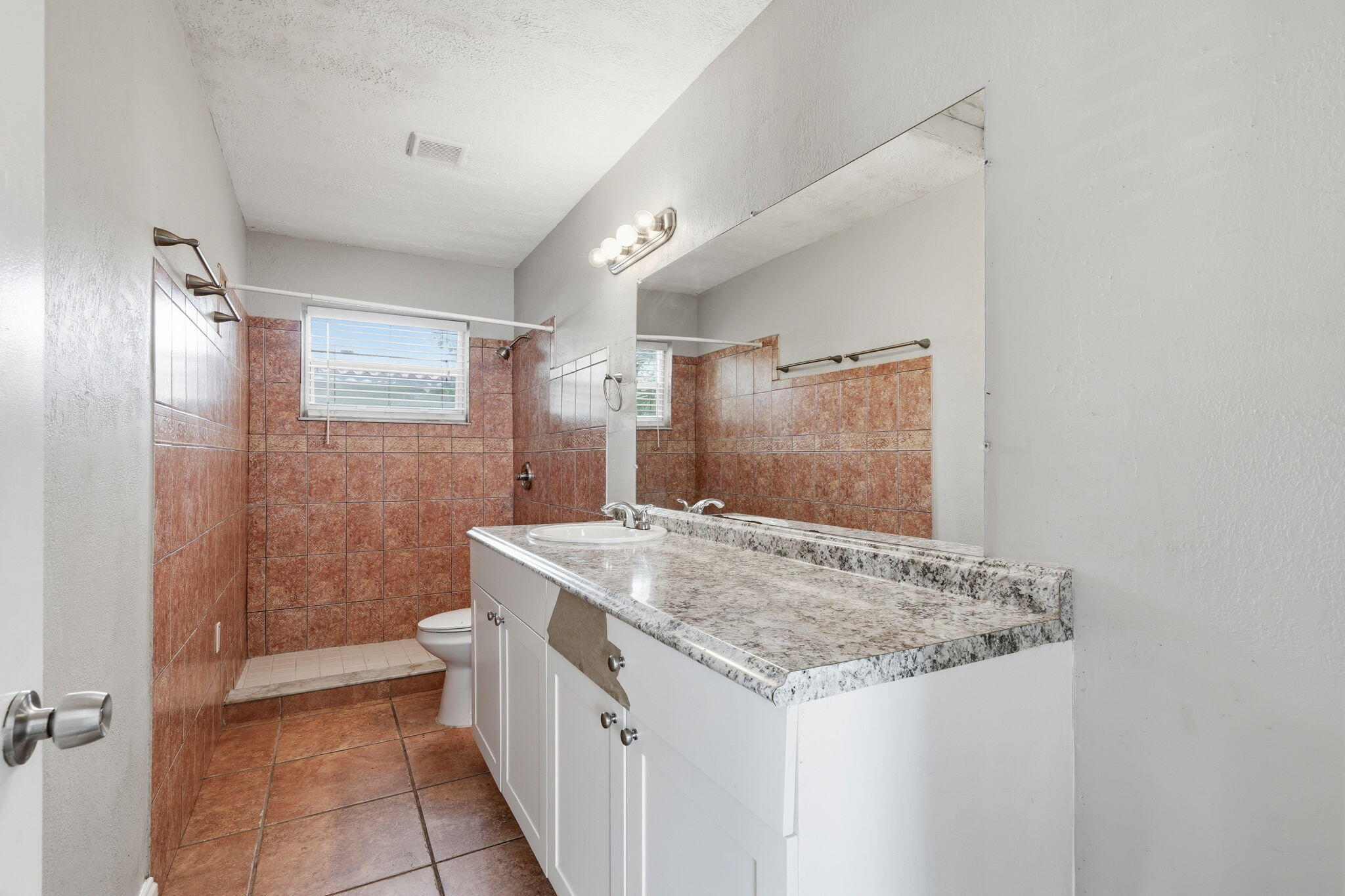 HOLLYWOOD LITTLE RANCHES - Residential