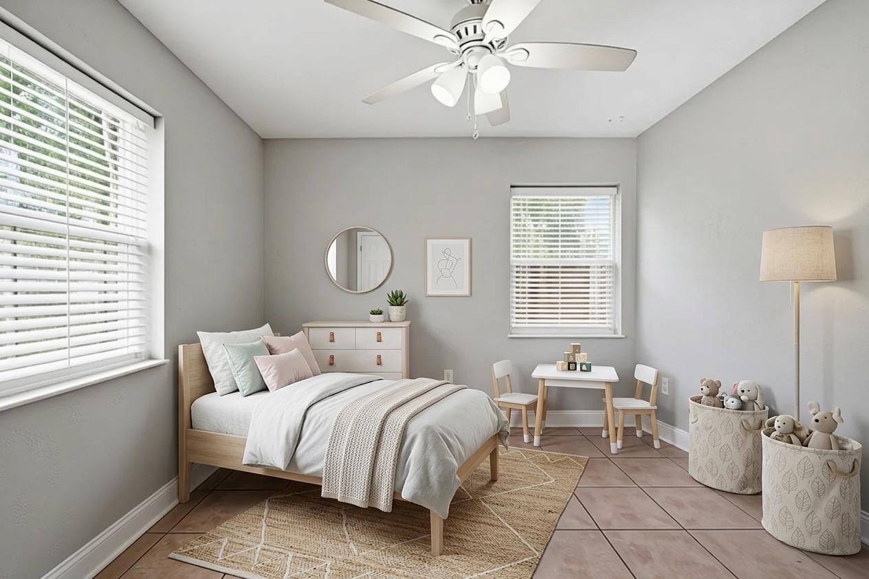 HOLLYWOOD LITTLE RANCHES - Residential
