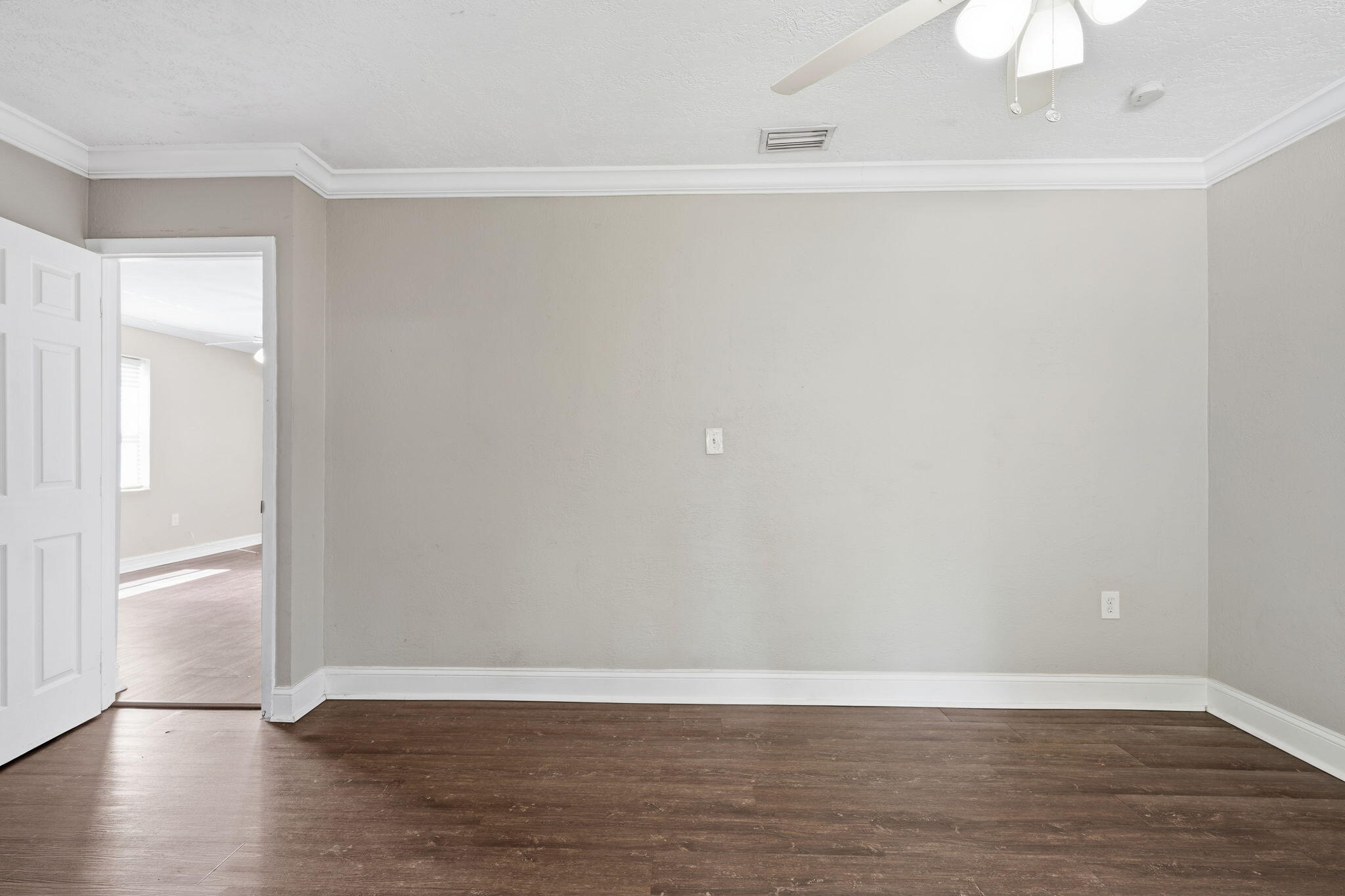 HOLLYWOOD LITTLE RANCHES - Residential
