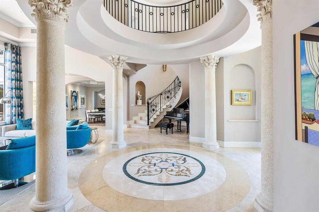 ROYAL PALM YACHT & COUNTRY CLUB - Residential