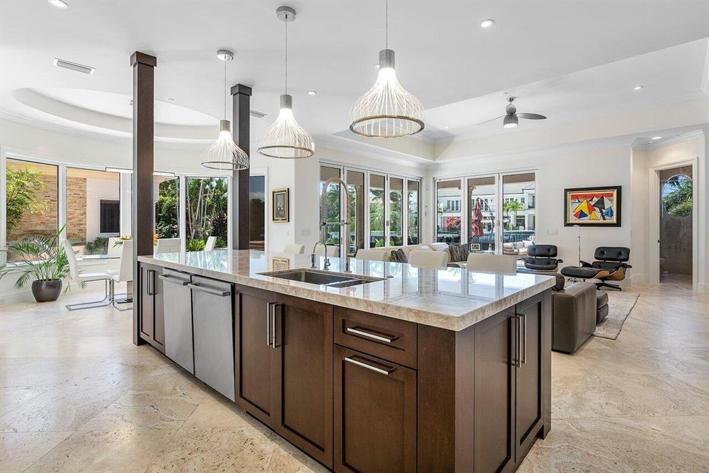 ROYAL PALM YACHT & COUNTRY CLUB - Residential