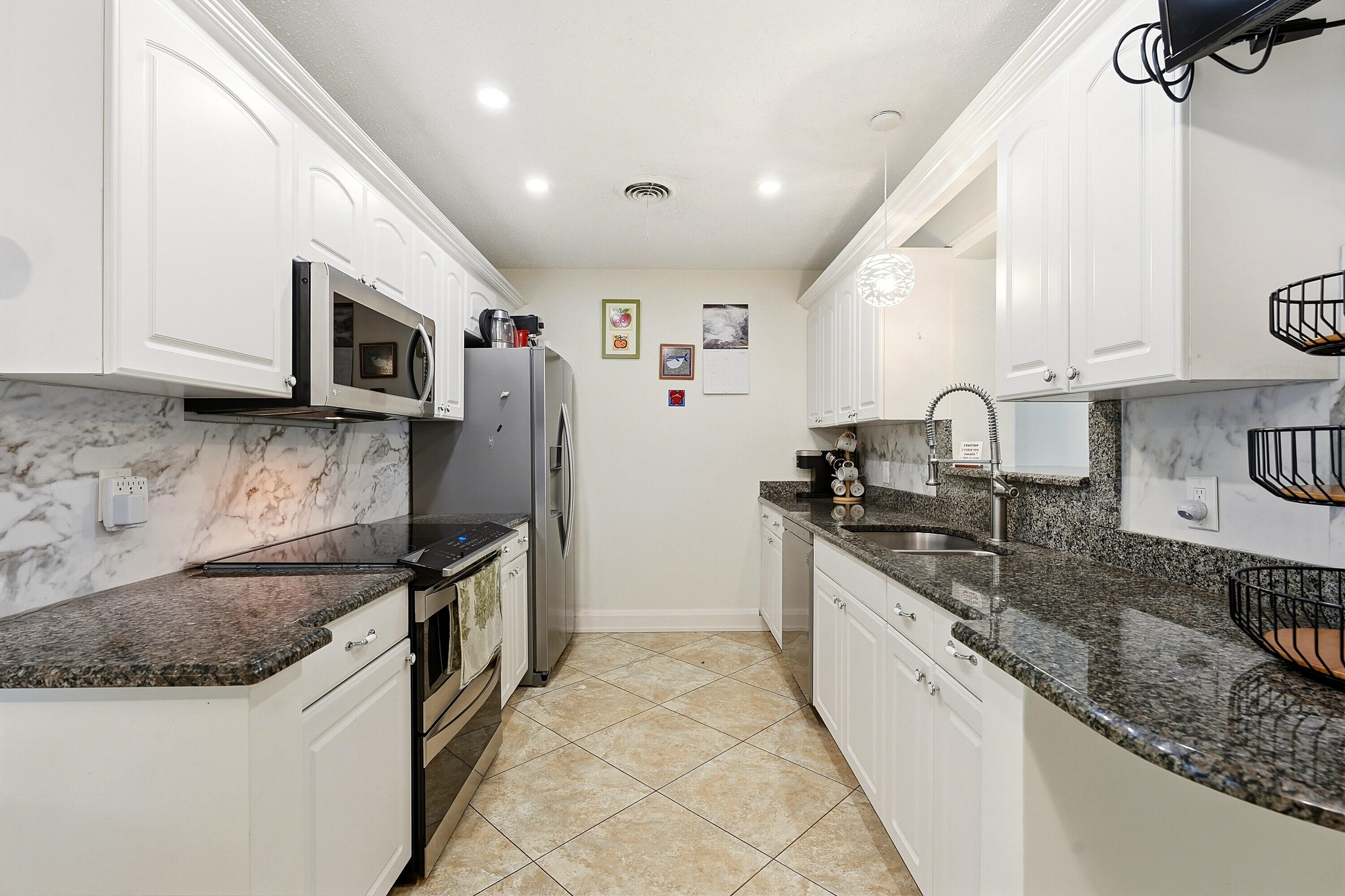 SAVANNA HIGHLANDS - Residential