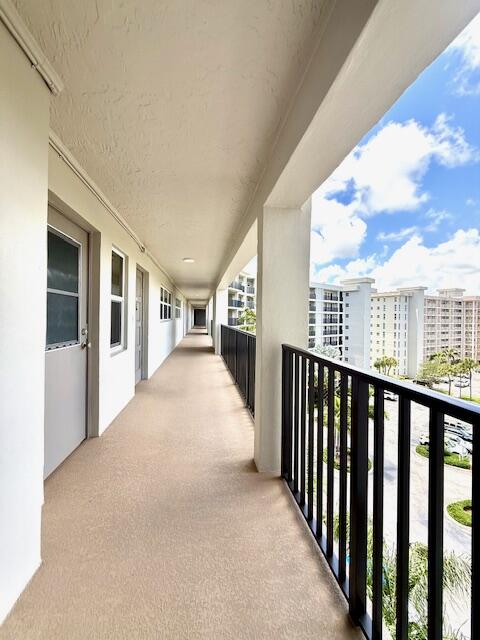 NO 22 PALM-AIRE COUNTRY CLUB - Residential