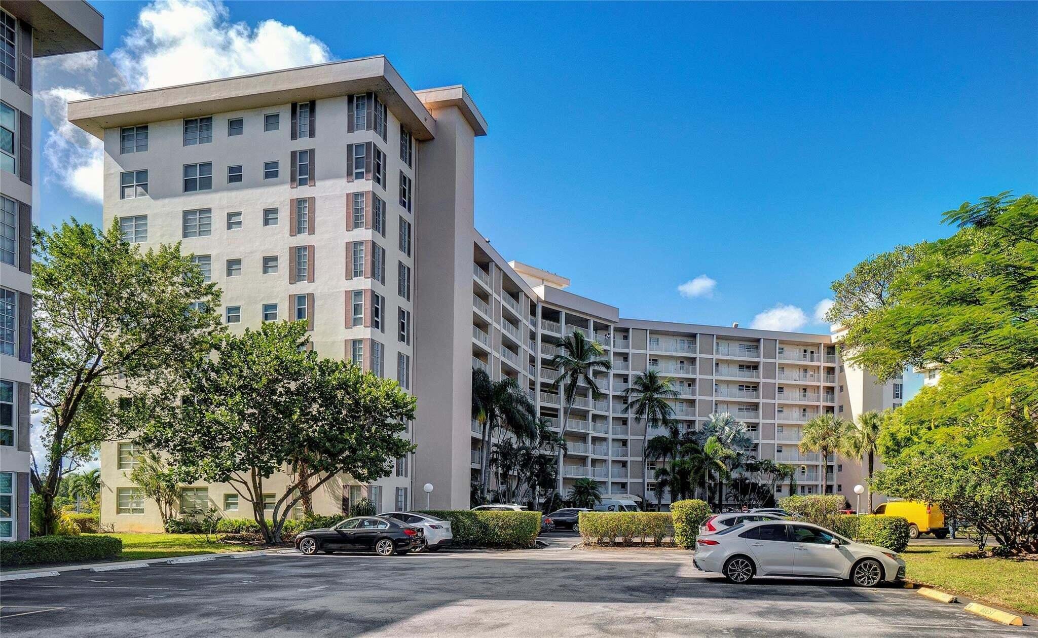 NO 22 PALM-AIRE COUNTRY CLUB - Residential