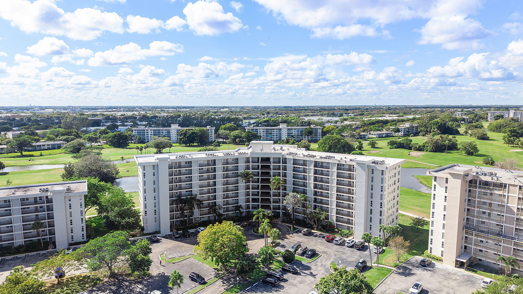 NO 22 PALM-AIRE COUNTRY CLUB - Residential