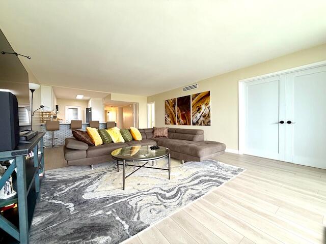NO 22 PALM-AIRE COUNTRY CLUB - Residential