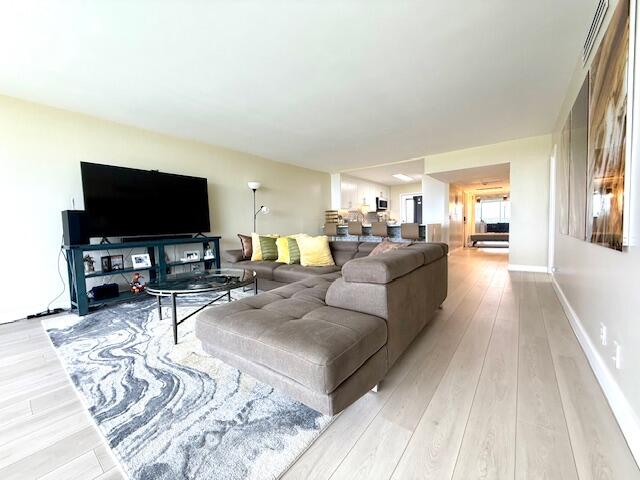 NO 22 PALM-AIRE COUNTRY CLUB - Residential