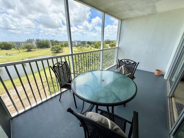 NO 22 PALM-AIRE COUNTRY CLUB - Residential