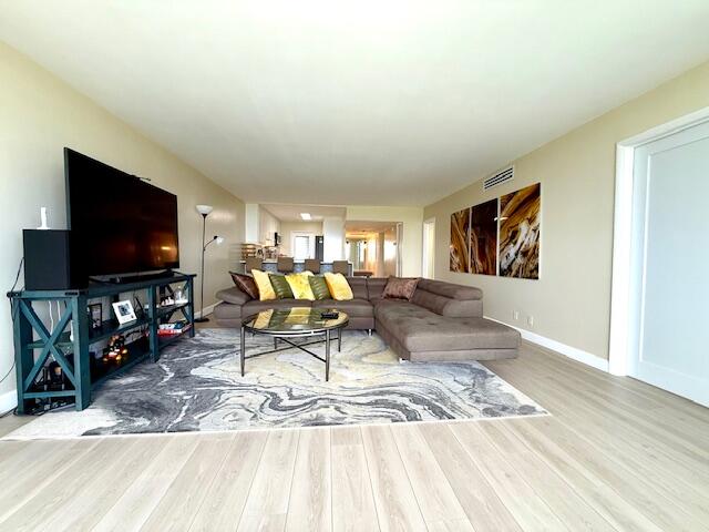 NO 22 PALM-AIRE COUNTRY CLUB - Residential